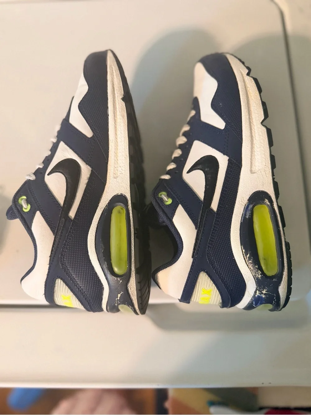 Nike Air Max Navigate Youth 6.5Y Navy White Volt Running Sneakers Athletic Shoes